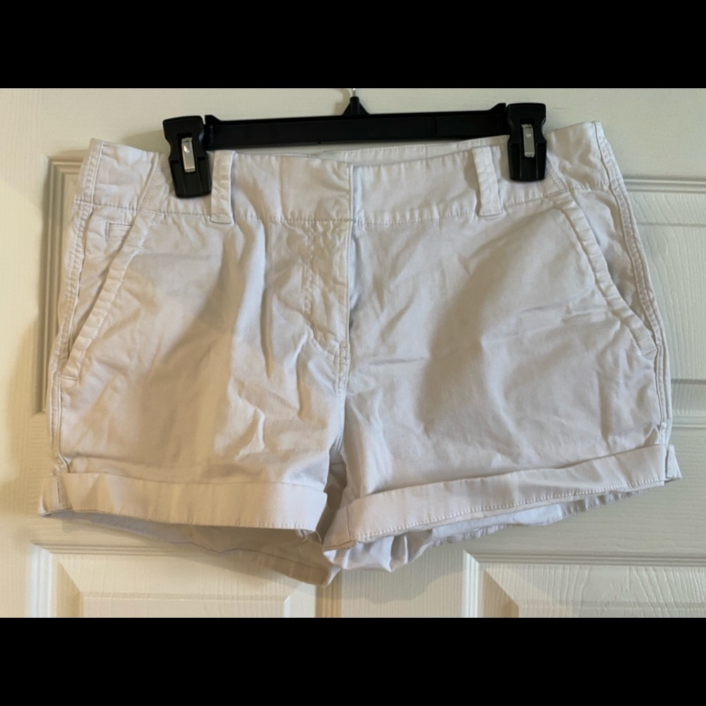 White shorts size 6 vineyard vines